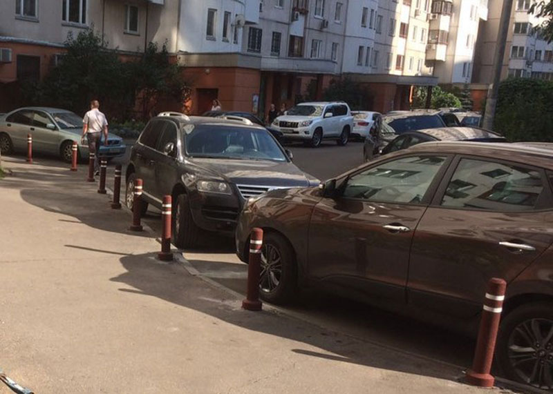 Парковочные столбики из резиновой крошки Парковочные столбики из резиновой крошки